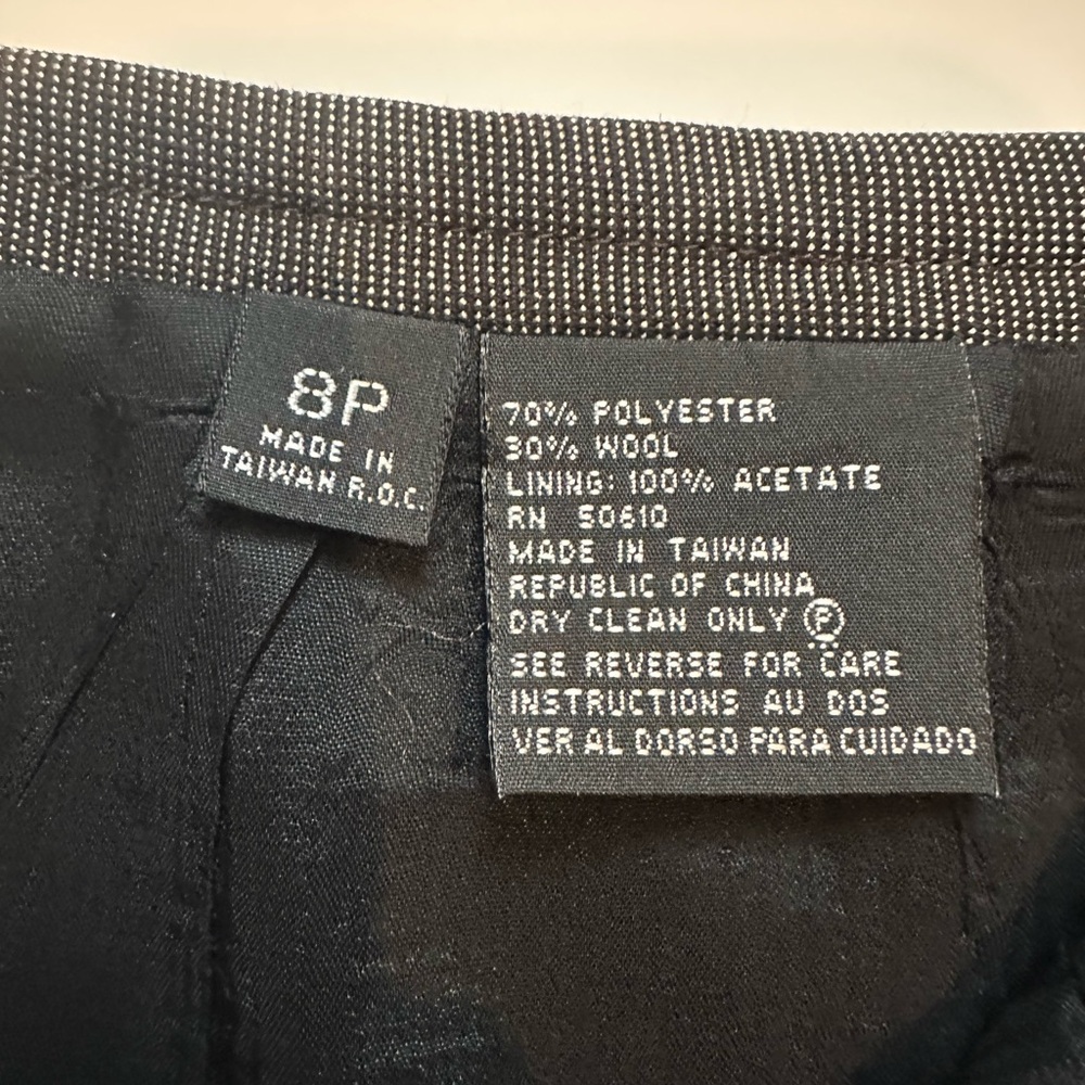 Kasper 8P Business Suit. Dark Gray - Picture 8 of 8